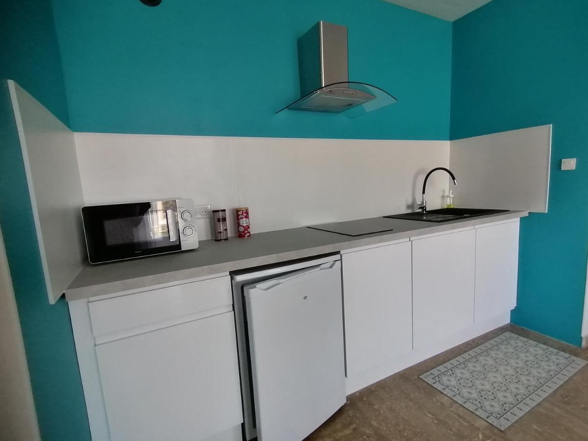 Residence L'Emilia Hyeres Bagian luar foto